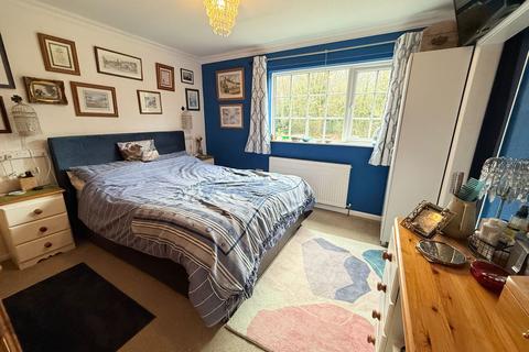 65 Cophams Close, Solihull, B92 9JJ
