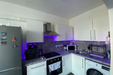 1 bedroom flat for sale, High Street, London NW10