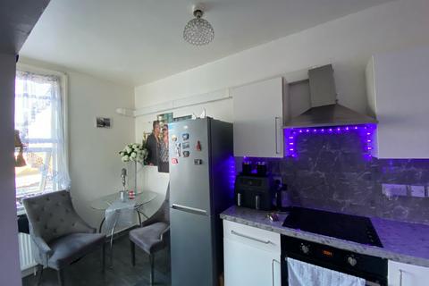 1 bedroom flat for sale, High Street, London NW10