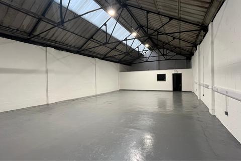 Industrial unit to rent, West Point Trading Park, Brighton Street, Hull, East Yorkshire, HU3 4UU