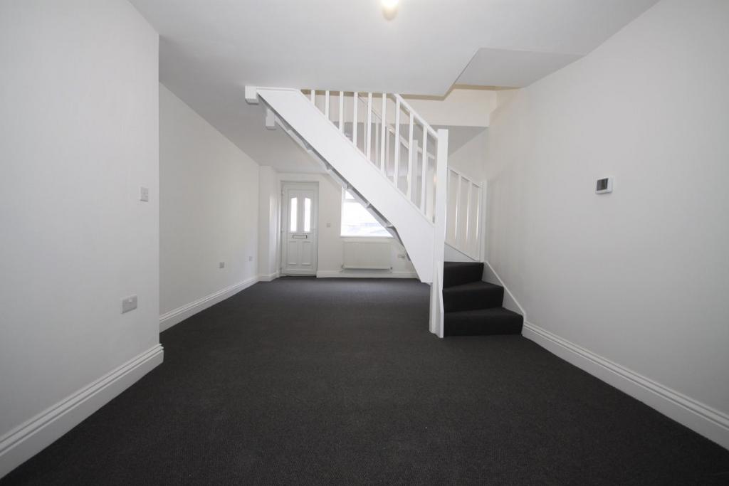 Newly Refurbished 3 Bed House