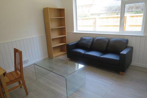 2 bedroom flat to rent, Pembroke Court