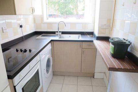2 bedroom flat to rent, Pembroke Court
