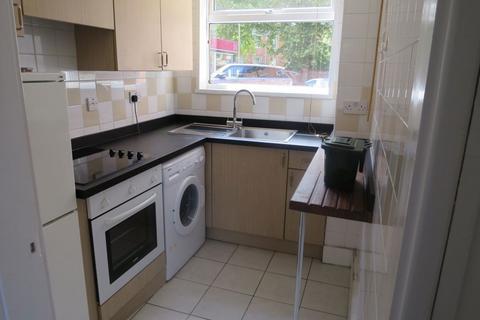 2 bedroom flat to rent, Pembroke Court