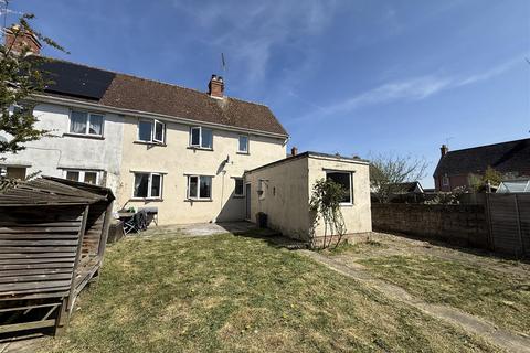 3 bedroom semi-detached house for sale, Woodhill Avenue, Calne SN11