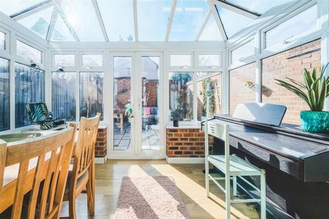 3 John Alder Close, Chiseldon, Swindon, SN4 0JL