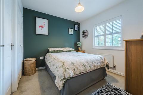 3 John Alder Close, Chiseldon, Swindon, SN4 0JL