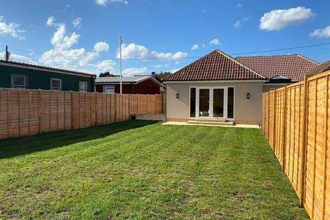 11 Bryans Close Road, Calne, SN11 9AA