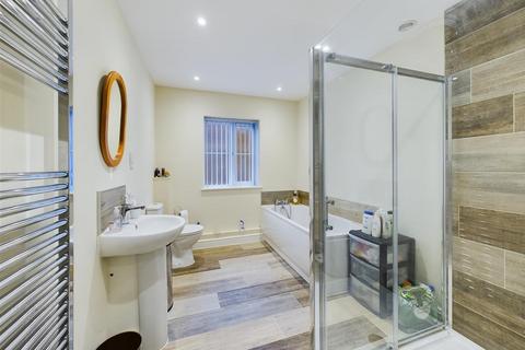 11 Bryans Close Road, Calne, SN11 9AA