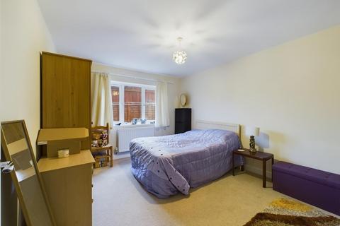 11 Bryans Close Road, Calne, SN11 9AA