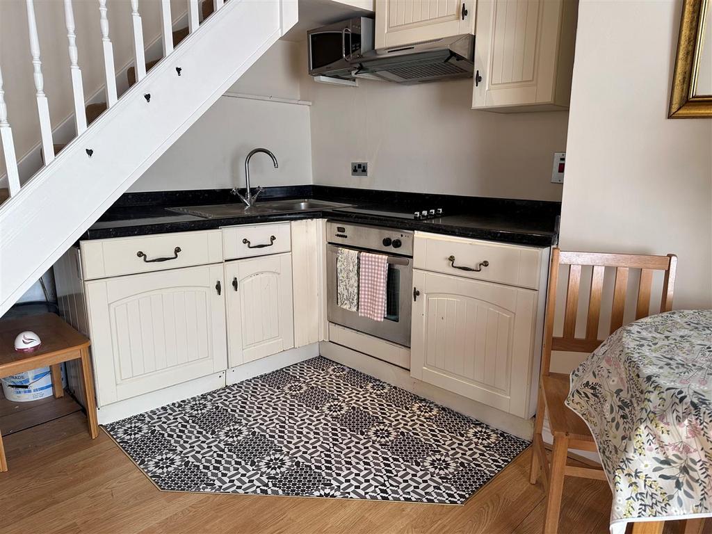 Kitchen Area.jpg