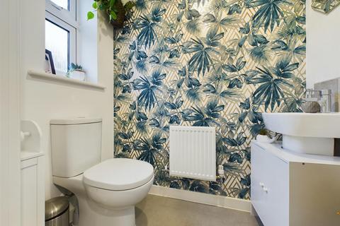 3 bedroom semi-detached house for sale, Henly Avenue, Calne SN11