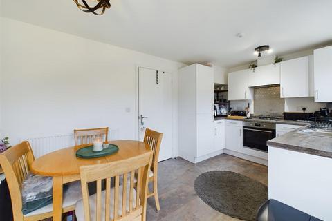 3 bedroom semi-detached house for sale, Henly Avenue, Calne SN11