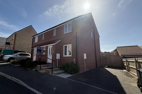 3 bedroom semi-detached house for sale, Henly Avenue, Calne SN11