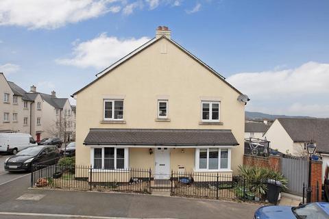 3 bedroom end of terrace house for sale, Roscoff Road, Dawlish EX7