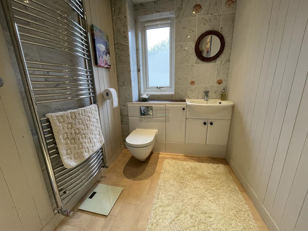 Shower room b.JPG