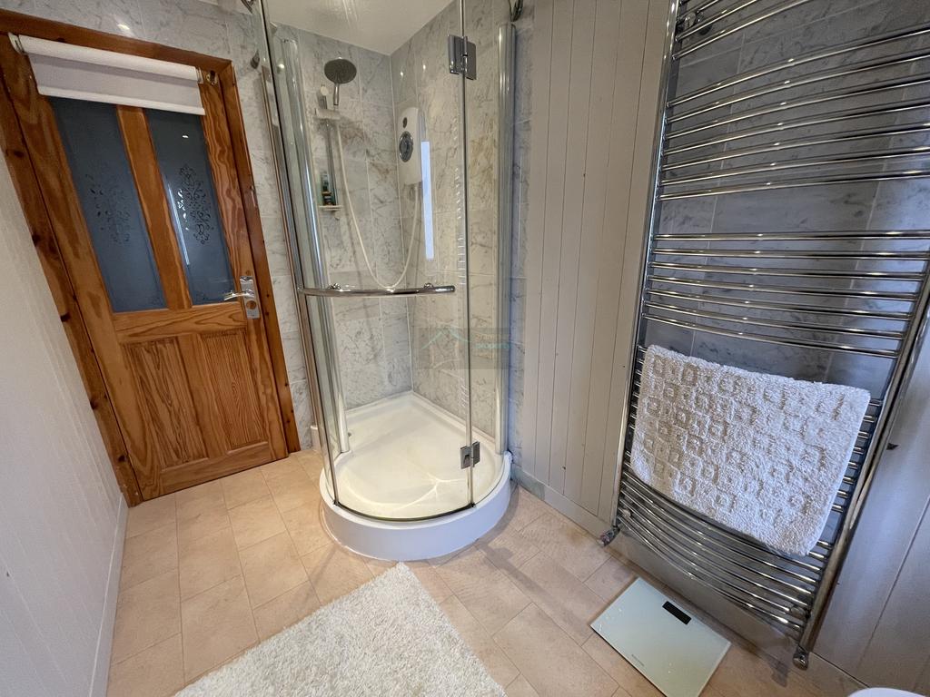 Shower room a.JPG