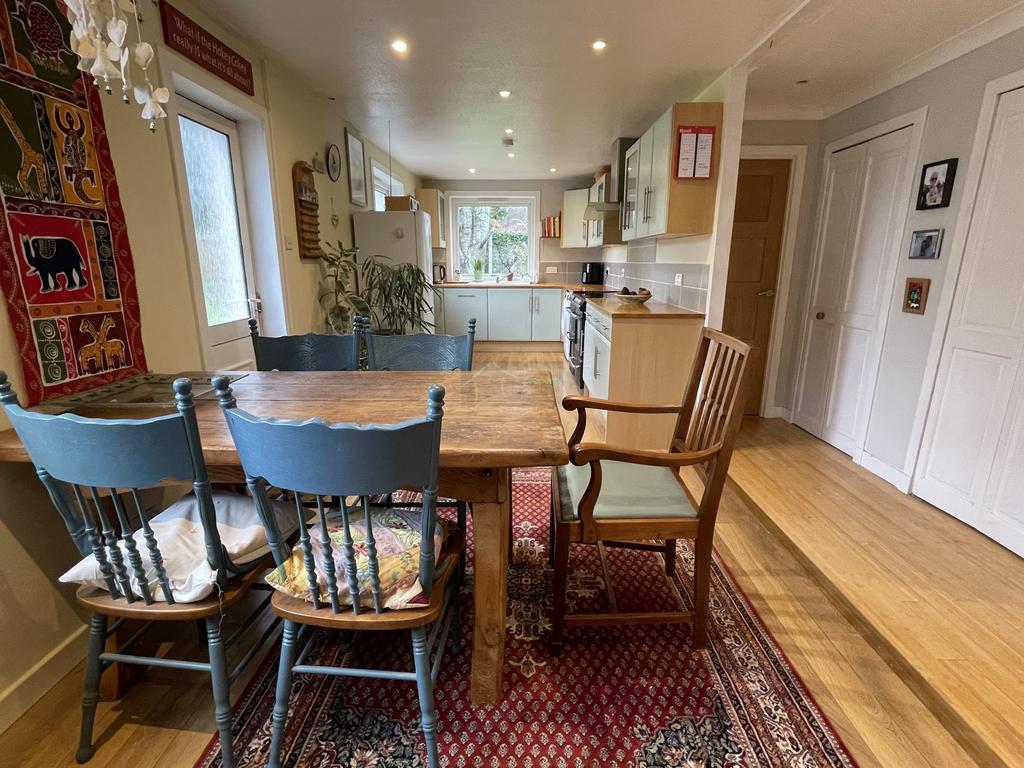 Kitchen diner 1.JPG