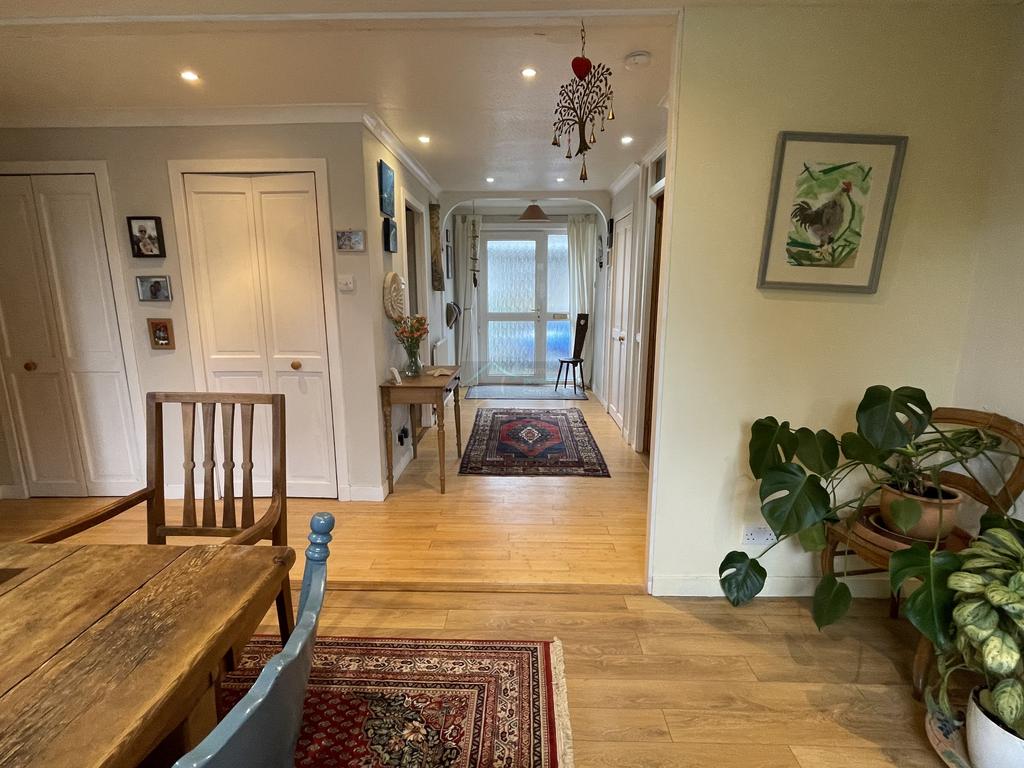 Dining Area b.JPG