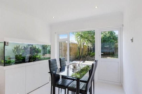 Lounge/dining room
