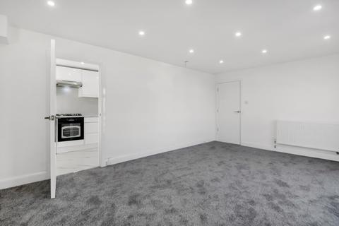 2 bedroom flat to rent, Hartcliff Court, Osterley Park View Road, Hanwell, W7