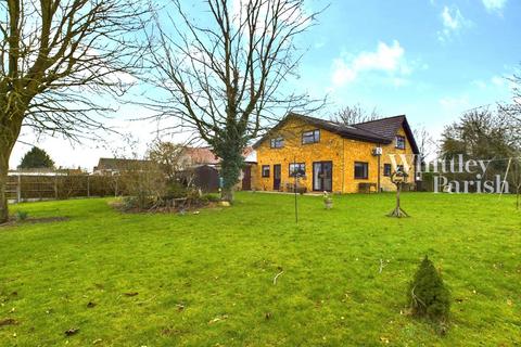 4 bedroom chalet for sale, North Green Road, Pulham St Mary