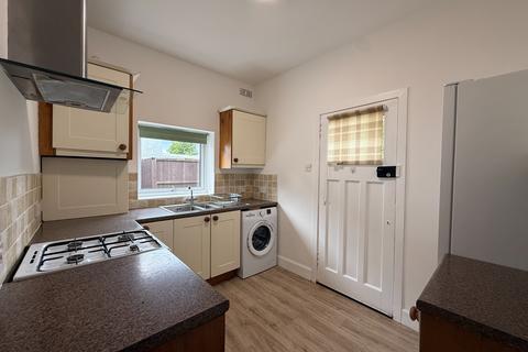 3 bedroom bungalow to rent, Rannoch Drive, Bearsden
