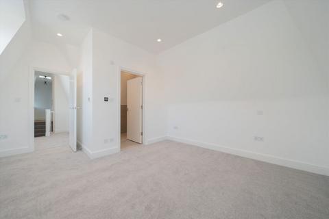 4 bedroom flat to rent, Eardley Crescent, London SW5