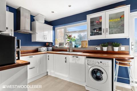 18 Burn Side, Hoddesdon, EN11 8PG