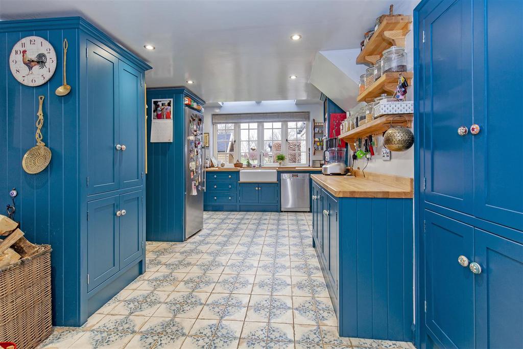 Kitchen-2.jpg