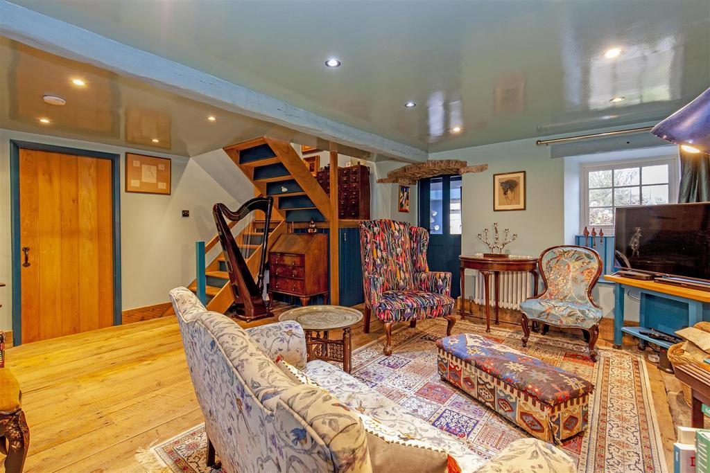 Reception Room-4.jpg