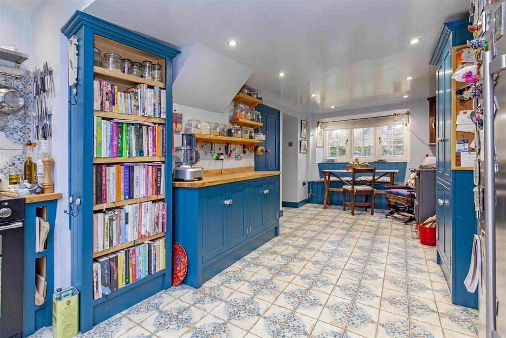 Kitchen-6.jpg