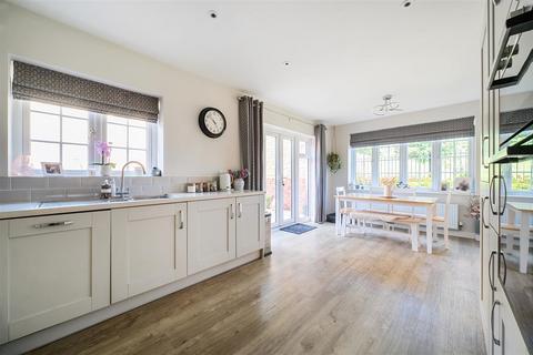 4 bedroom detached house for sale, Haystack Avenue, Chippenham