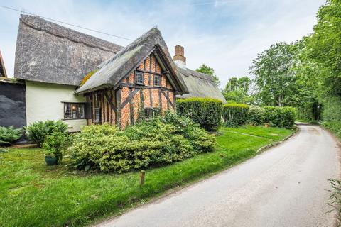 4 bedroom detached house for sale, Bunwell