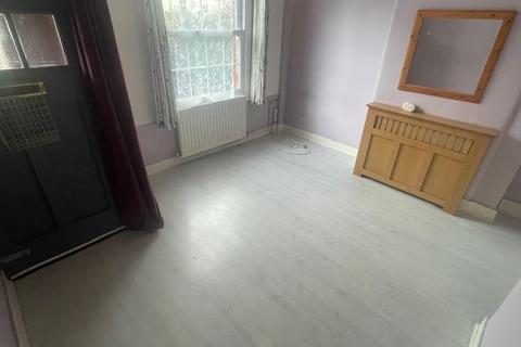 2 bedroom house to rent, Bedwell Road, Tottenham