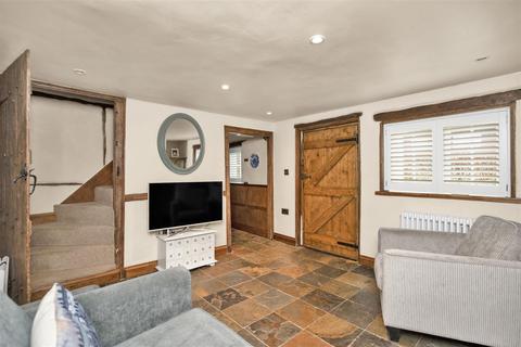 2 bedroom detached house for sale, Trafalgar Road, Horsham