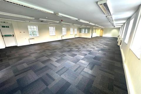 Office to rent, Elmete Lane, Leeds