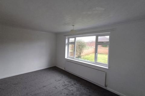 2 bedroom detached bungalow to rent, Crestview Drive, Lowestoft NR32