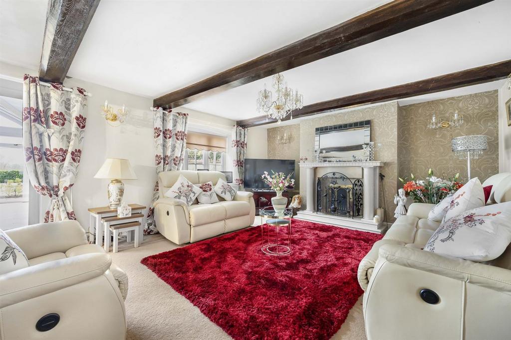 SITTING ROOM.jpg