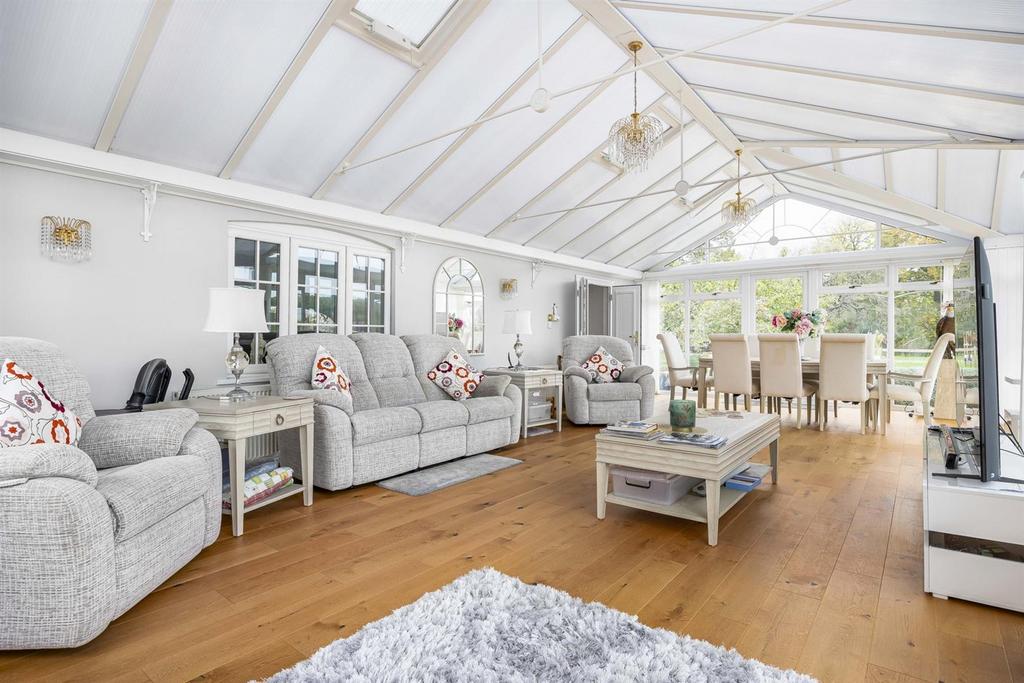 THE GARDEN ROOM.jpg