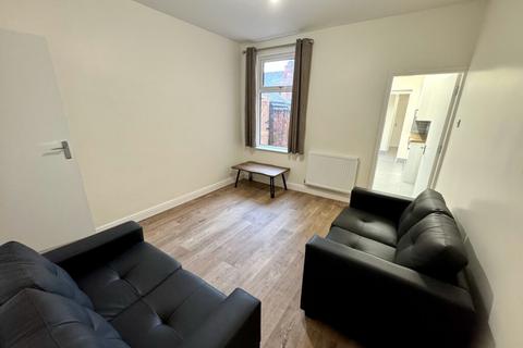 4 bedroom terraced house to rent, Noel Street, Leicester LE3