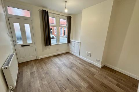 4 bedroom terraced house to rent, Noel Street, Leicester LE3