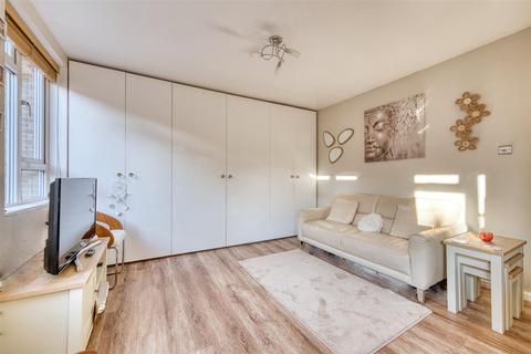 undefined, Wilton Road, London