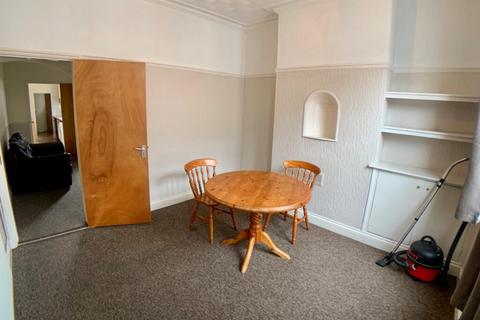 2 bedroom terraced house to rent, Jarrom Street, Leicester LE2