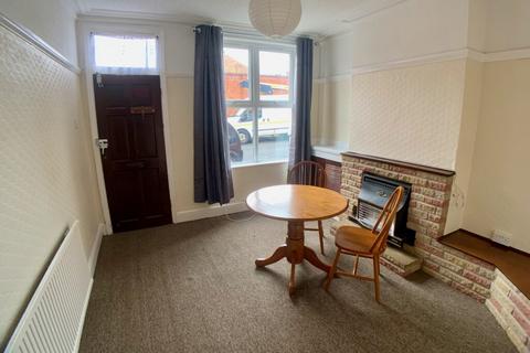 2 bedroom terraced house to rent, Western Road, Leicester LE3