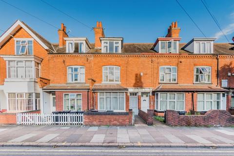 6 bedroom terraced house to rent, Fosse Road South, Leicester LE3