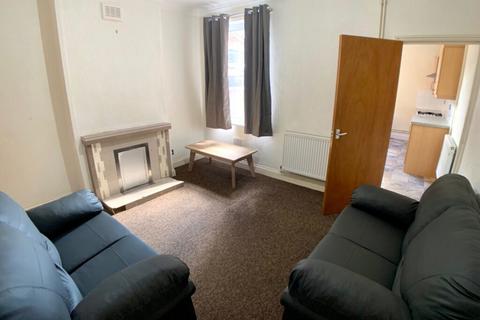 3 bedroom terraced house to rent, Harrow Road, Leicester LE3