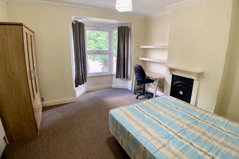 3 bedroom terraced house to rent, Harrow Road, Leicester LE3