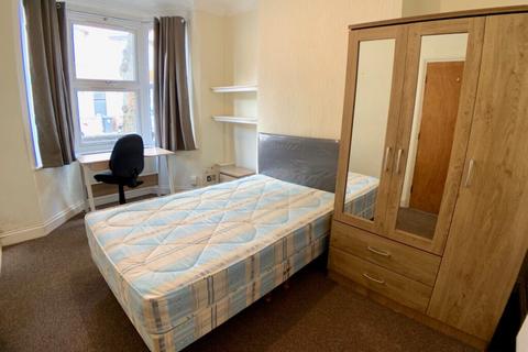 3 bedroom terraced house to rent, Harrow Road, Leicester LE3
