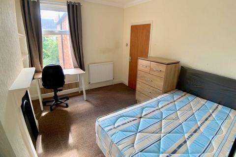 3 bedroom terraced house to rent, Harrow Road, Leicester LE3